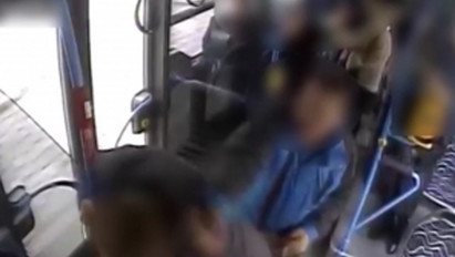 Feladta magát a támadó, aki lefújt gázspray-vel egy férfit a hetes buszon