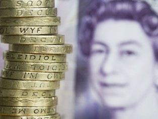 Kryzys znów czyha na Wielką Brytanię. Złe długi mogą pogrążyć gospodarkę