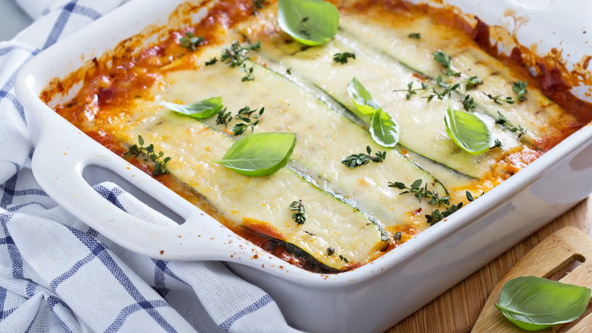 Fit lasagne z cukinii: zamiast makaronu cienkie plastry cukinii