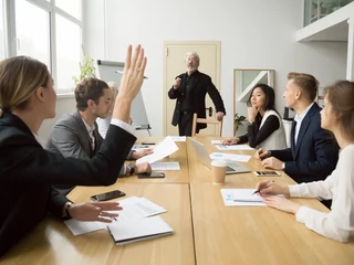 Inteligencja społeczna i emocjonalna, zdolności komunikacyjne, kompetencje międzykulturowe, gotowość do pracy zdalnej i wirtualnej, ogólna mobilność – to cechy, które będą cenione przez pracodawców w przyszłości