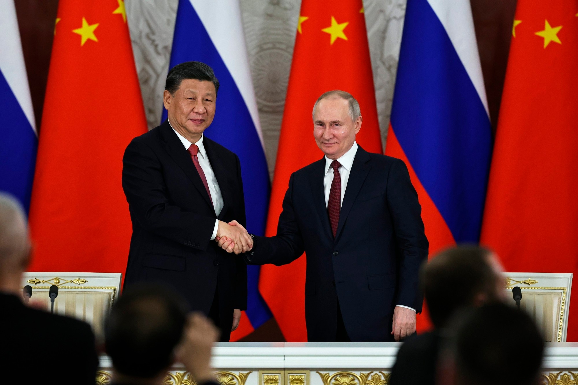 Ruský prezident Vladimir Putin (vpravo) a čínsky prezident Si Ťin-pching, Moskva, Rusko, 21. marca 2023.