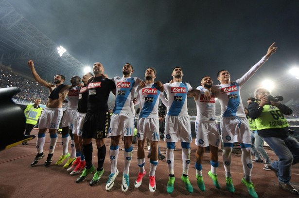 Liga włoska: Milik z ławki ogłądał efektowną wygraną Napoli. Szczęsny puścił trzy gole [WIDEO]