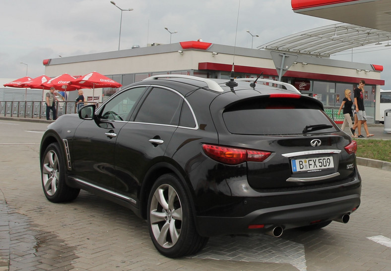 Infiniti FX50 i Infiniti FX30d – japoński gigant w dwóch odsłonach