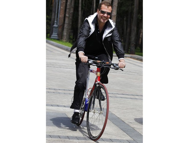 Ostatnio mówi się o 'wybijaniu się na niepodległość' Dmitrija Miedwiediewa, który jest politycznym protegowanym Władimira Putina