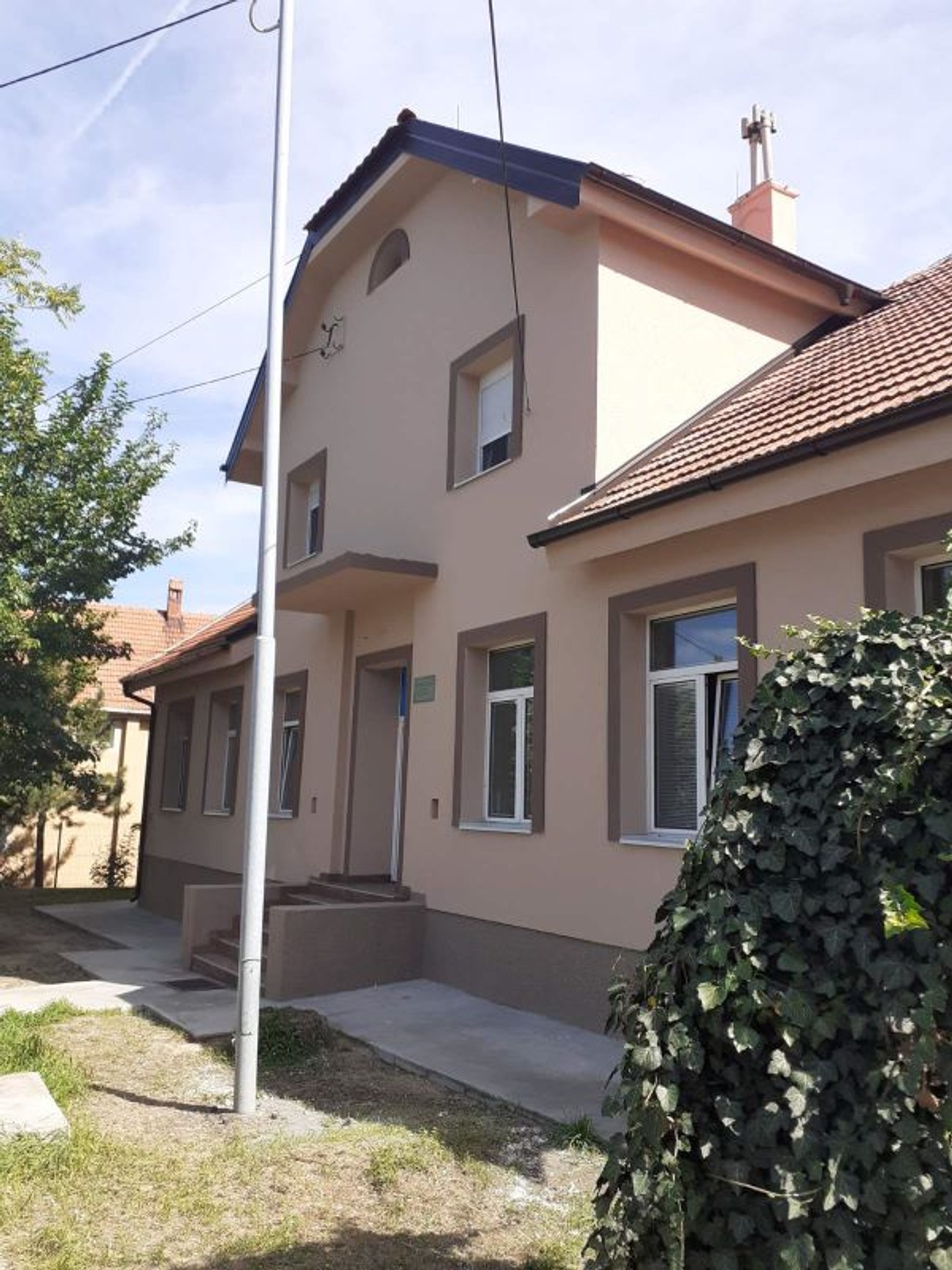 PRI KRAJU RADOVI NA DZ "ZVEZDARA" Uskoro će se završiti rekonstrukcija zdravstvene stanice u Velikom Mokrom Lugu - Vimarsana News