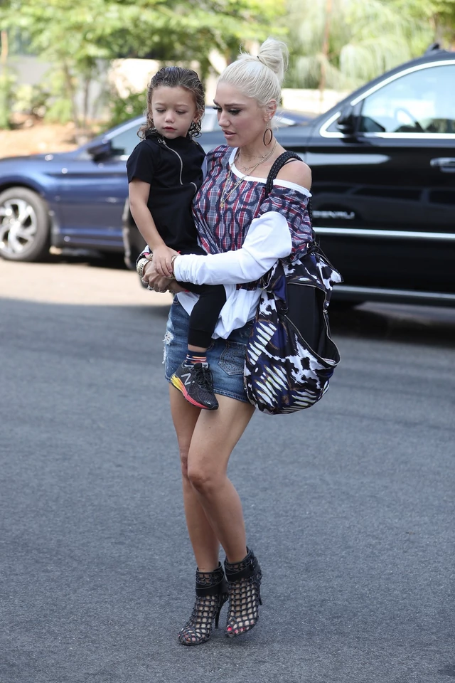 Gwen Stefani z dziećmi w drodze do kościoła