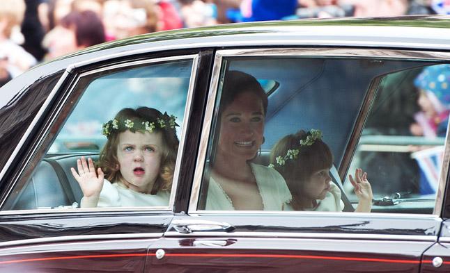 Emlékszel rá? Így néz ki most a morcos virághintő kislány Kate Middleton és  Vilmos esküvőjéről - Glamour