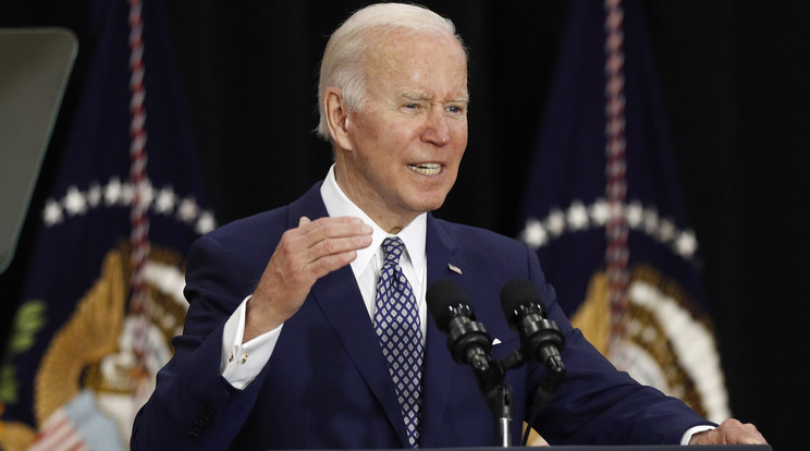 A tervek az ukrajnai katonai jelenlétről Joe Biden elnök asztalán vannak/ Fotó: MTI/EPA/David Maxwell