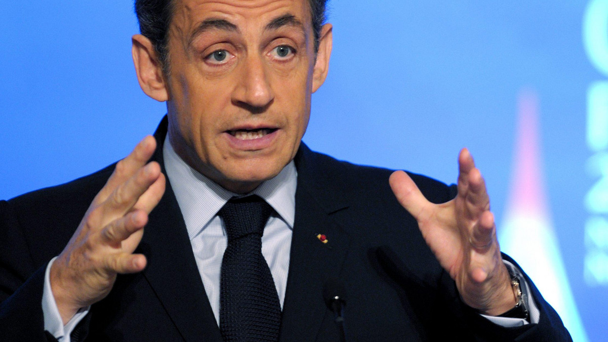 Reforma międzynarodowego systemu monetarnego, wdrożenie innowacyjnych mechanizmów finansowania rozwoju oraz walka ze zmiennością cen surowców to priorytety Francji na jej równoczesną prezydencję w G20 i G8 - wyjaśnił francuski prezydent Nicolas Sarkozy.