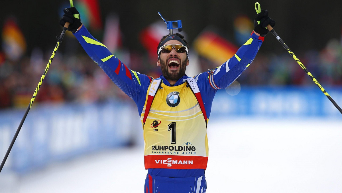 Martin Fourcade wywalczył złoty medal mistrzostw świata w Oslo w biegu sprinterskim. Bezbłędny na strzelnicy Francuz wyprzedził o 26,9 s drugiego Norwega Ole Einara Bjoerndalena (0+0) i o 27,6 s trzeciego Ukraińca Siergieja Semienowa (0+0). Najlepszy z Polaków Mateusz Janik (0+1) zakończył rywalizację na 64. miejscu, co oznacza, że zabraknie go w biegu pościgowym.