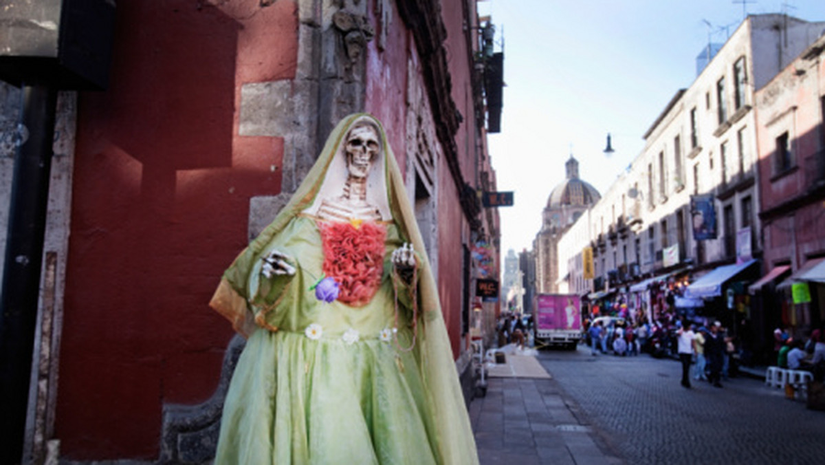 Benedykt XVI przyjedzie do Meksyku jako zwiastun pokoju i nadziei w obliczu przemocy, braku bezpieczeństwa i handlu narkotykami w tym kraju - podkreśla ks. Antonio Camacho z komisji episkopatu ds. duszpasterstwa środków przekazu. W ramach swej kolejnej podróży apostolskiej papież odwiedzi w dniach 23-26 marca trzy miejscowości: Silao, Guanajuato i León.