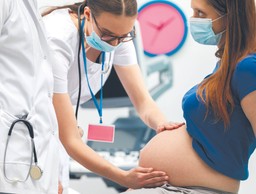 Śmierć ciężarnej 30-latki. Szpital: Działano zgodnie z prawem