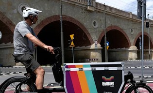 Nowe centrum rowerowe przy Hali Targowej. Mieszkańcy mogą wypożyczyć rowery cargo bez opłat