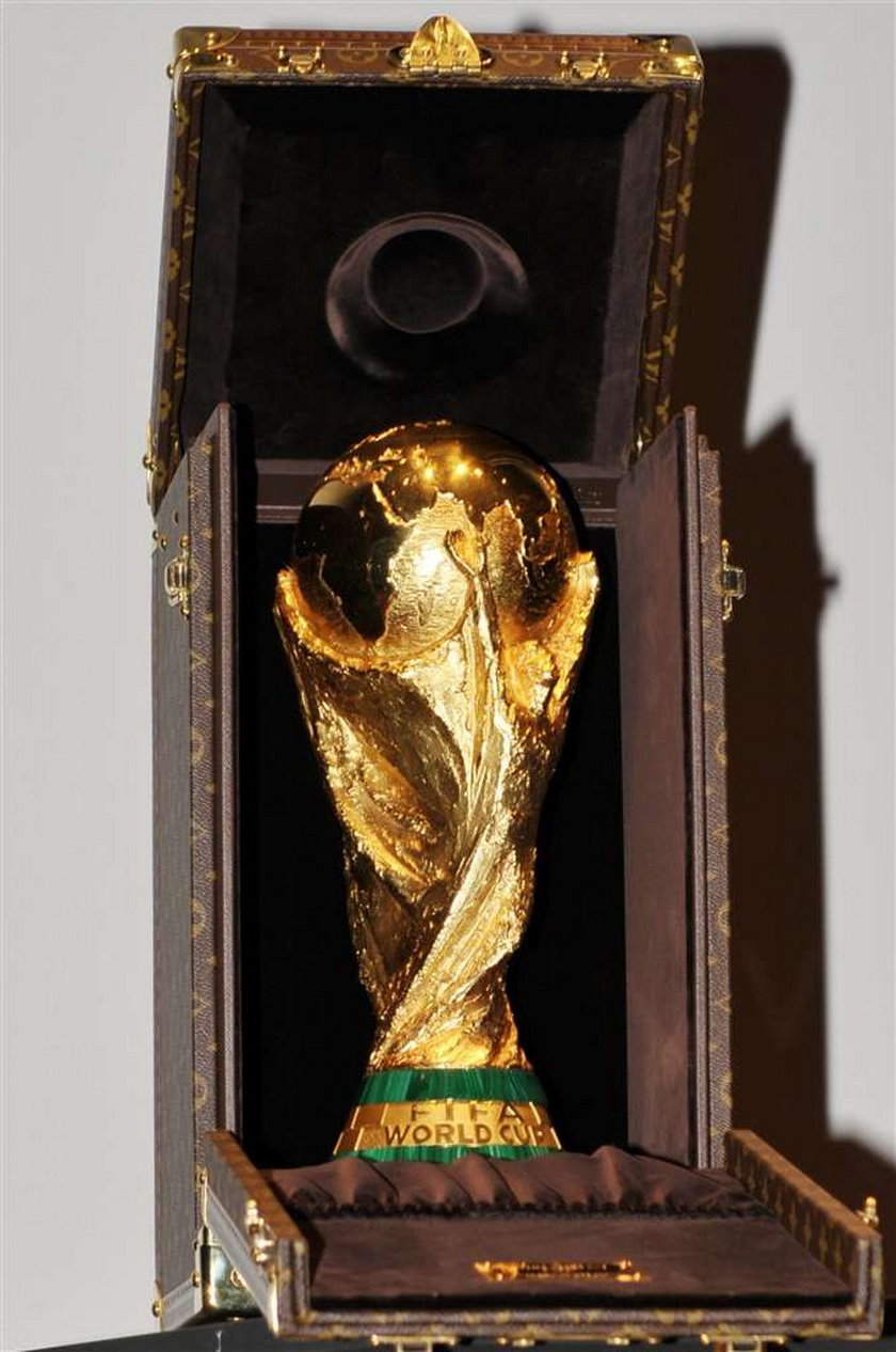 Louis Vuitton zaprojektował ekskluzywny kufer na Puchar Świata!