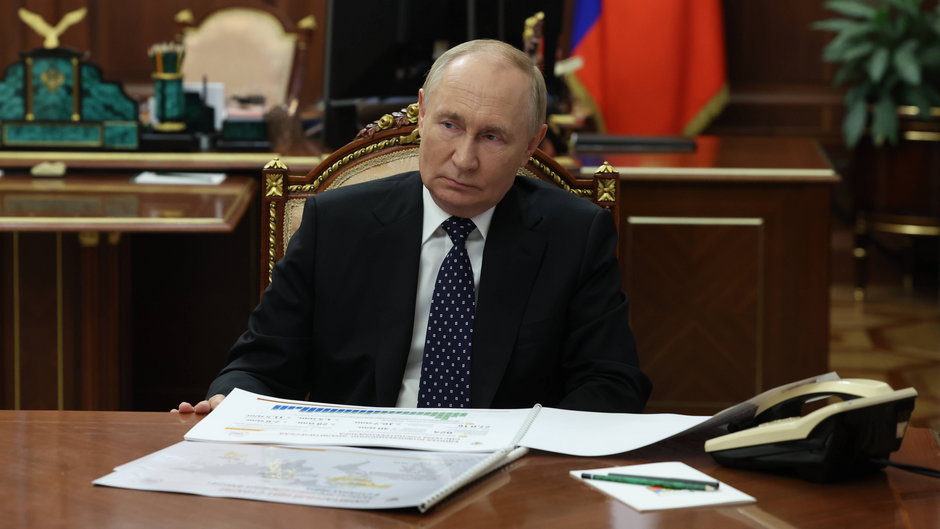 Putin - Figure 2