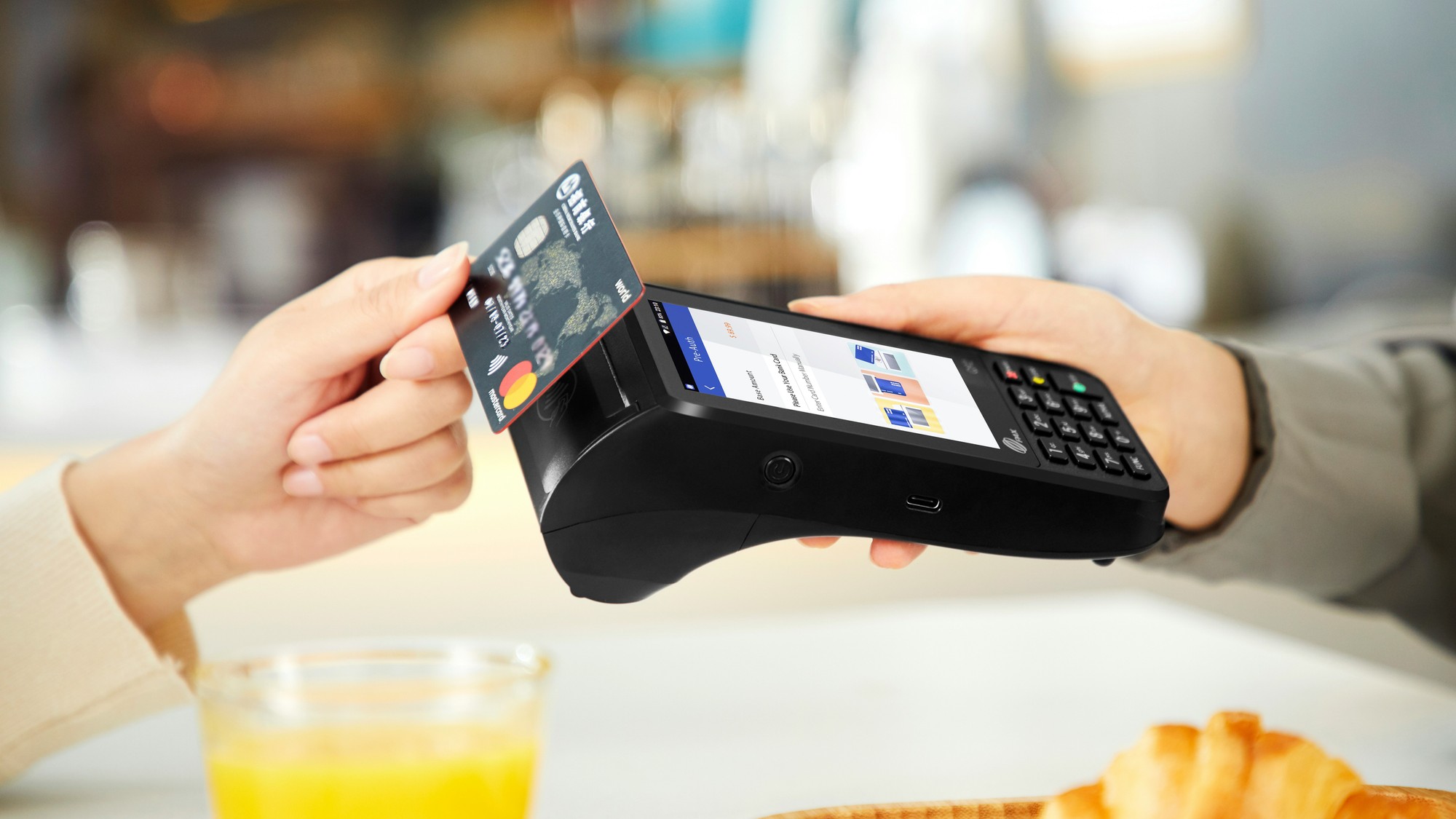 Platby kartou sa stali bežnou súčasťou života.