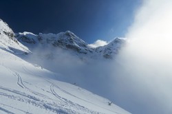 Akcja ratunkowa w Tatrach. Śmigłowiec TOPR ewakuował turystów z Pośredniej Turni