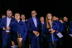 WYBORY 2023. Morawiecki kpi z Tuska: Patentowany leń. Wymyślił pracę zdalną jeszcze przed pandemią