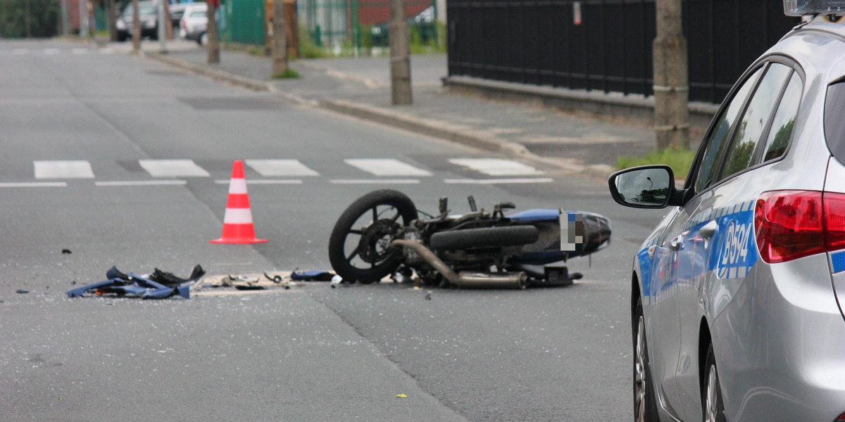 Motocykl zderzył się z samochodem w Otwocku. Nie żyje 16-latka