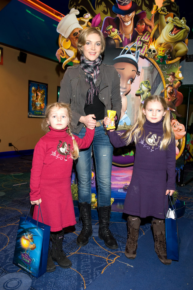 Dominika Figurska z córkami