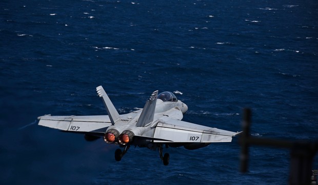 Američki borbeni avion F/A 18 Super Hornet