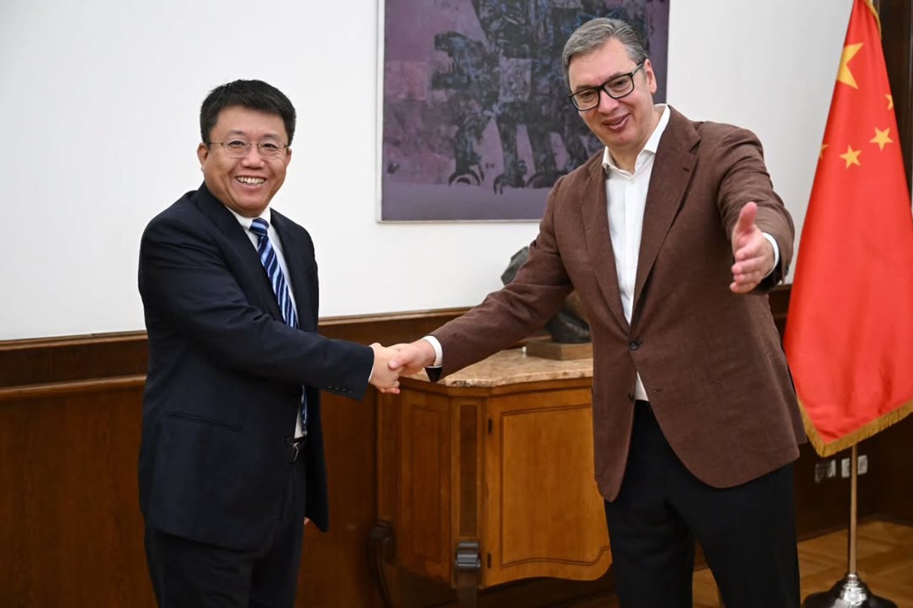 Vučić se sastao sa delegacijom kompanije HUAWEI: "Otvoreni smo za nove investicije i jačanje digitalne infrastrukture"