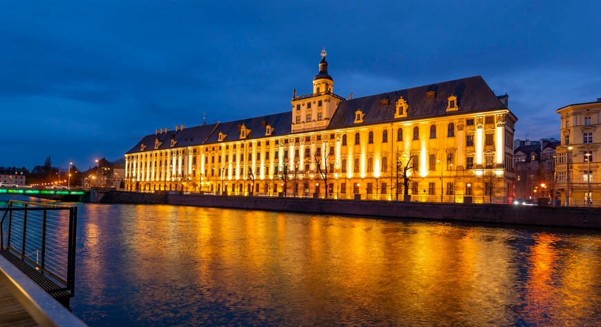 Wrocław to innowacyjność budowana na pięknej historii. Na zdjęciu Uniwersytet Wrocławski.  
