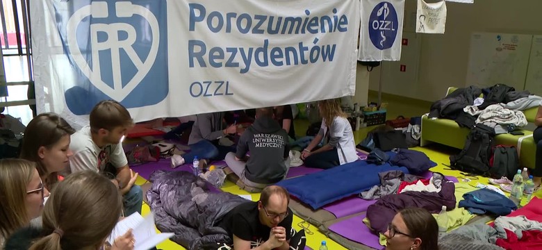 Kolejny dzień protestu głodowego lekarzy rezydentów. "Nie walczymy tylko o podwyżki"