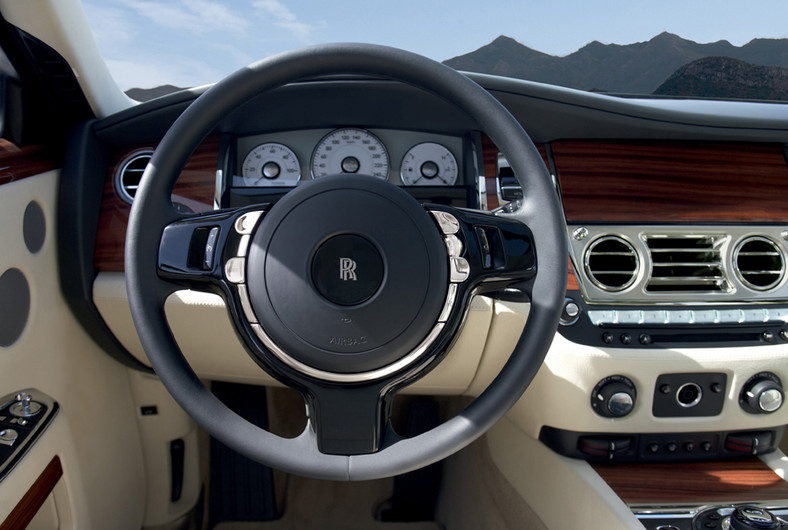 Rolls-Royce Ghost - Uduchowiony luksus