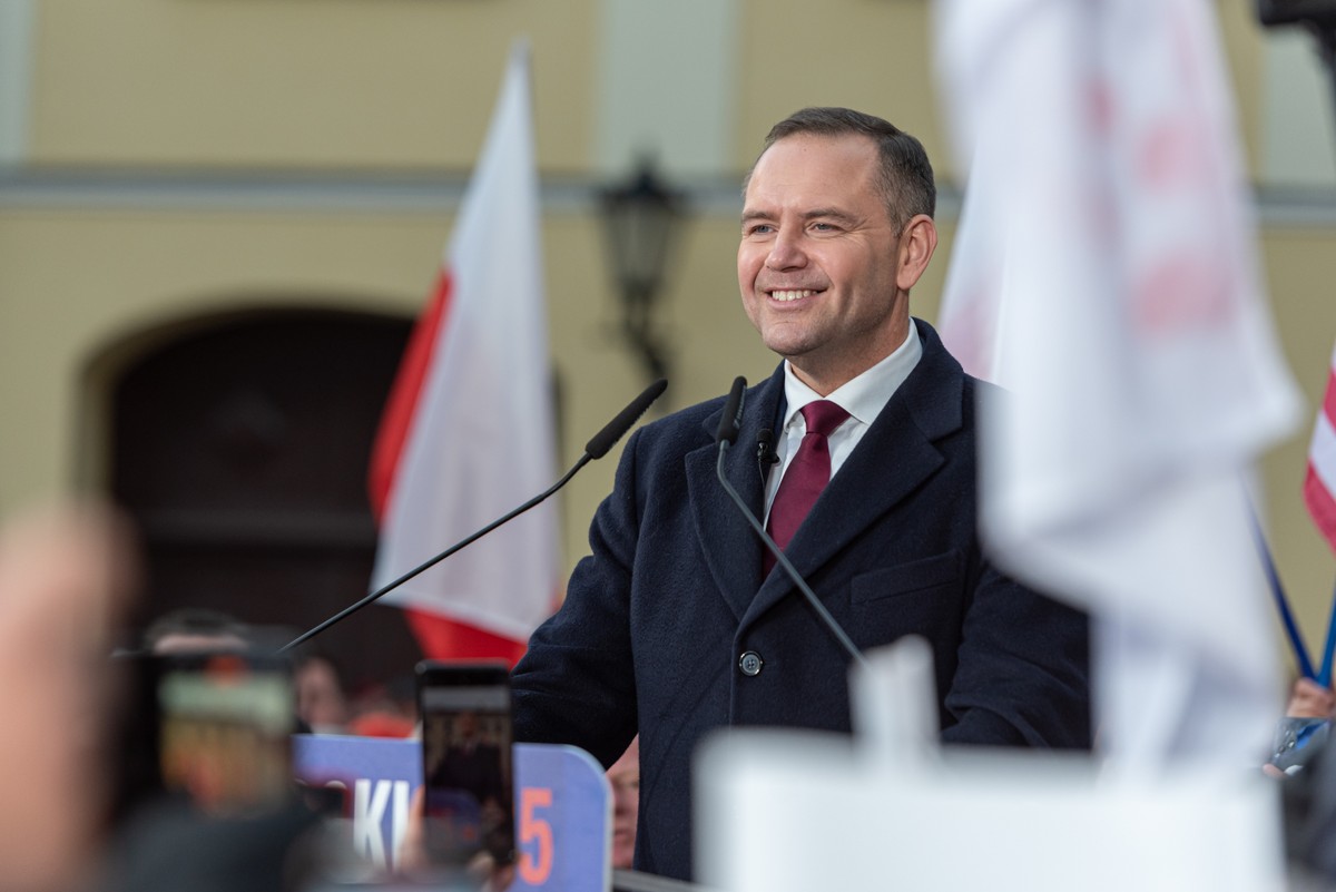 Co Polacy sądzą o prezydencie Nawrockim? [SONDAŻ]