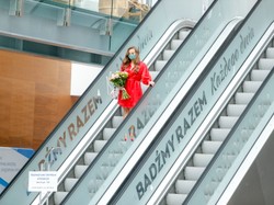 Jej nogi się nie starzeją! Superseksowna Anna Mucha świętowała 30-lecie pracy. FOTO