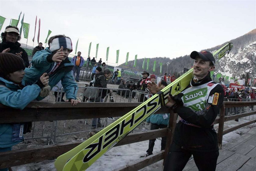 Adam Małysz drugi po pierwszym dniu mistrzostw świata w lotach w Planicy