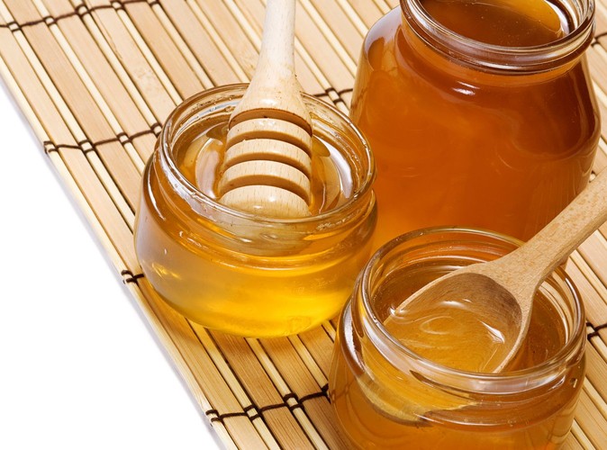 Miód i woda kokosowa jako napój energetyzujący