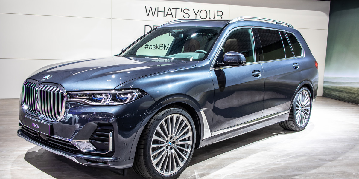 Obecny przetarg na 75 aut, w którym CBA kupuje BMW X7, ma łączną wartość prawie 8 mln zł - pisze "Rz".