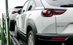 Mazda MX-30 w Polsce z EKODOPŁATĄ i tanieje. Japończycy nie czekają na rządowy program