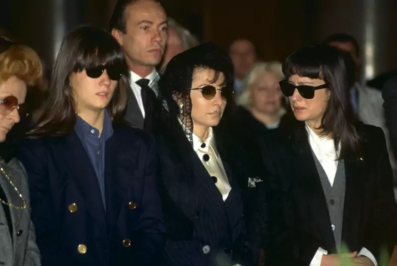 Patrizia Reggiani z córkami na pogrzebie Maurizia Gucci