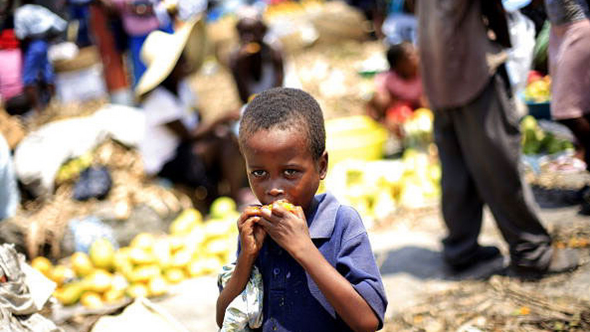 Tropikalny huragan Tomas, zaliczony do kategorii 1, przeszedł w piątek nad Haiti powodując co najmniej 6 ofiar śmiertelnych i znaczne straty materialne, których wielkość jest obecnie trudna do oszacowania. Wiele rejonów kraju jest bowiem niedostępnych.