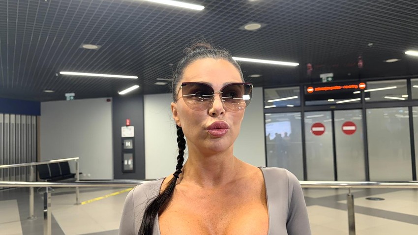 Stanija Dobrojević stigla u Beograd: Starleta gura četiri ogromna kofera, odmah se bacila majki u zagrljaj