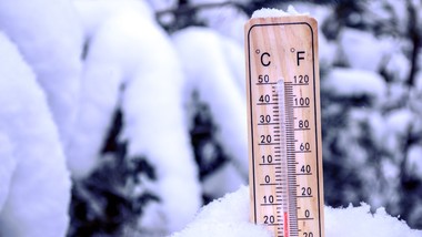 nadciąga arktyczne powietrze i skuje polskę lodem. na termometrze może