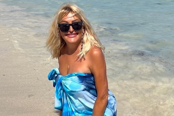 (FOTO) KAKO OVA ŽENA IMA 72 GODINE? Ljudi gledaju njeno telo u kupaćem i misle da je bar 20 godina mlađa: Zategnuta kao praćka