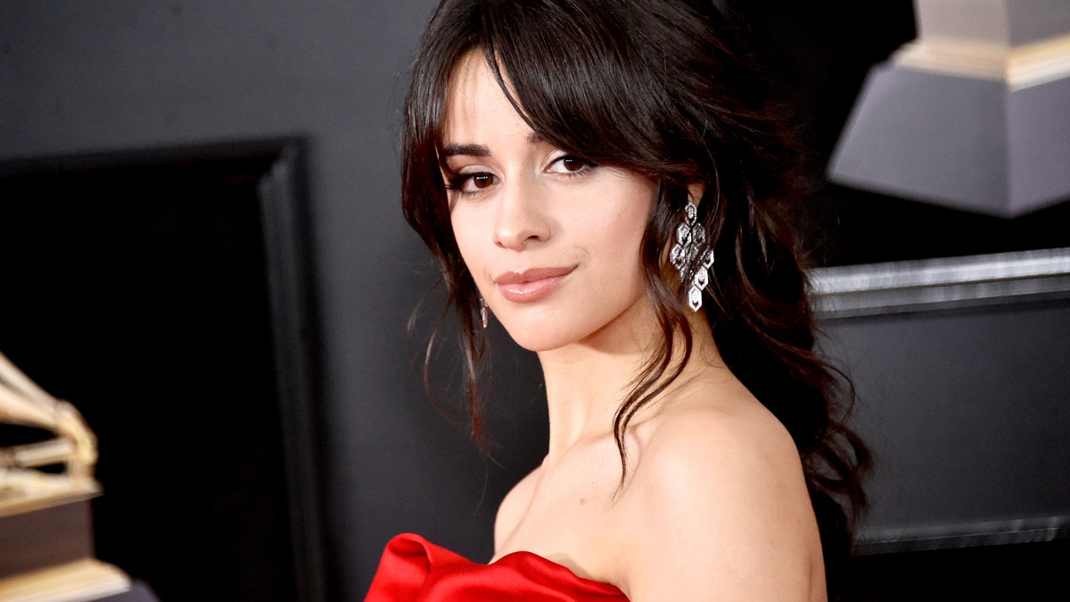 Camila Cabello obcięła grzywkę. Efekt? Była przerażona. Zobacz zdjęcia i wideo 