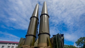 W Rosji śmieją się z sankcji. Śmiercionośne rakiety pełne zachodnich części