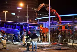 Śmiertelny wypadek we Wrocławiu. Autokar wpadł do przejścia podziemnego
