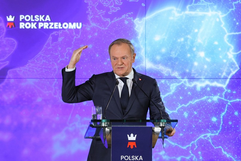 Premier Donald Tusk podczas wydarzenia "Polska. Rok przełomu", 10 bm. w siedzibie Giełdy Papierów Wartościowych w Warszawie. (jm) PAP/Paweł Supernak