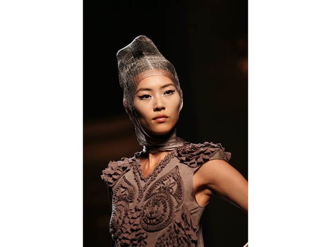 Jean Paul Gautier w kolekcji haute couture na sezon jesień-zima 2011/1012