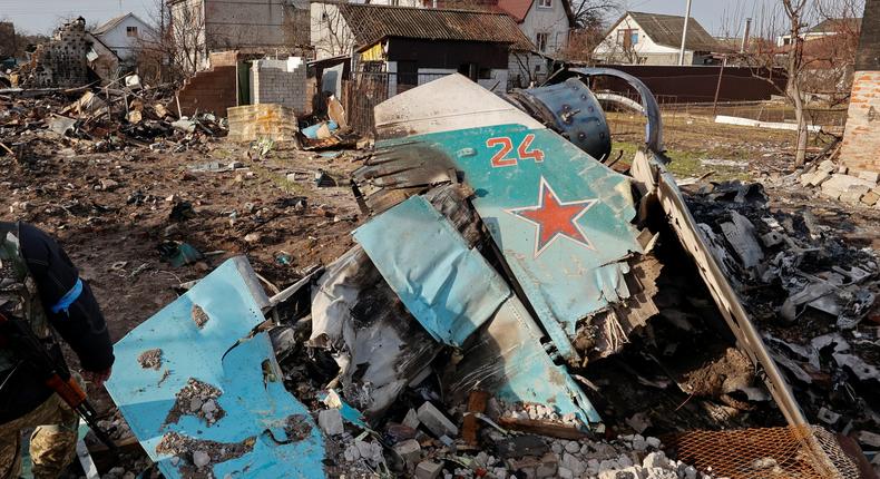 A crashed Russian Sukhoi Su-34 aircraft seen in Chernihiv, Ukraine, in April.