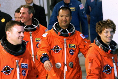 US-SPACE-SHUTTLE-DISCOVERY-CREW