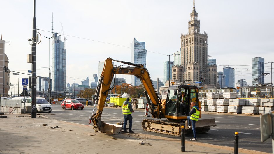 Choć dochody samorządów w czasie pandemii i w wyniku wprowadzenia Polskiego Ładu zubożały, z inwestycji nie zrezygnowały