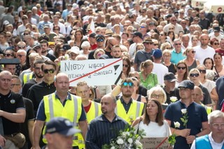 Marsz Milczenia w Toruniu: tysiące osób uczciło pamięć zamordowanej Klaudii