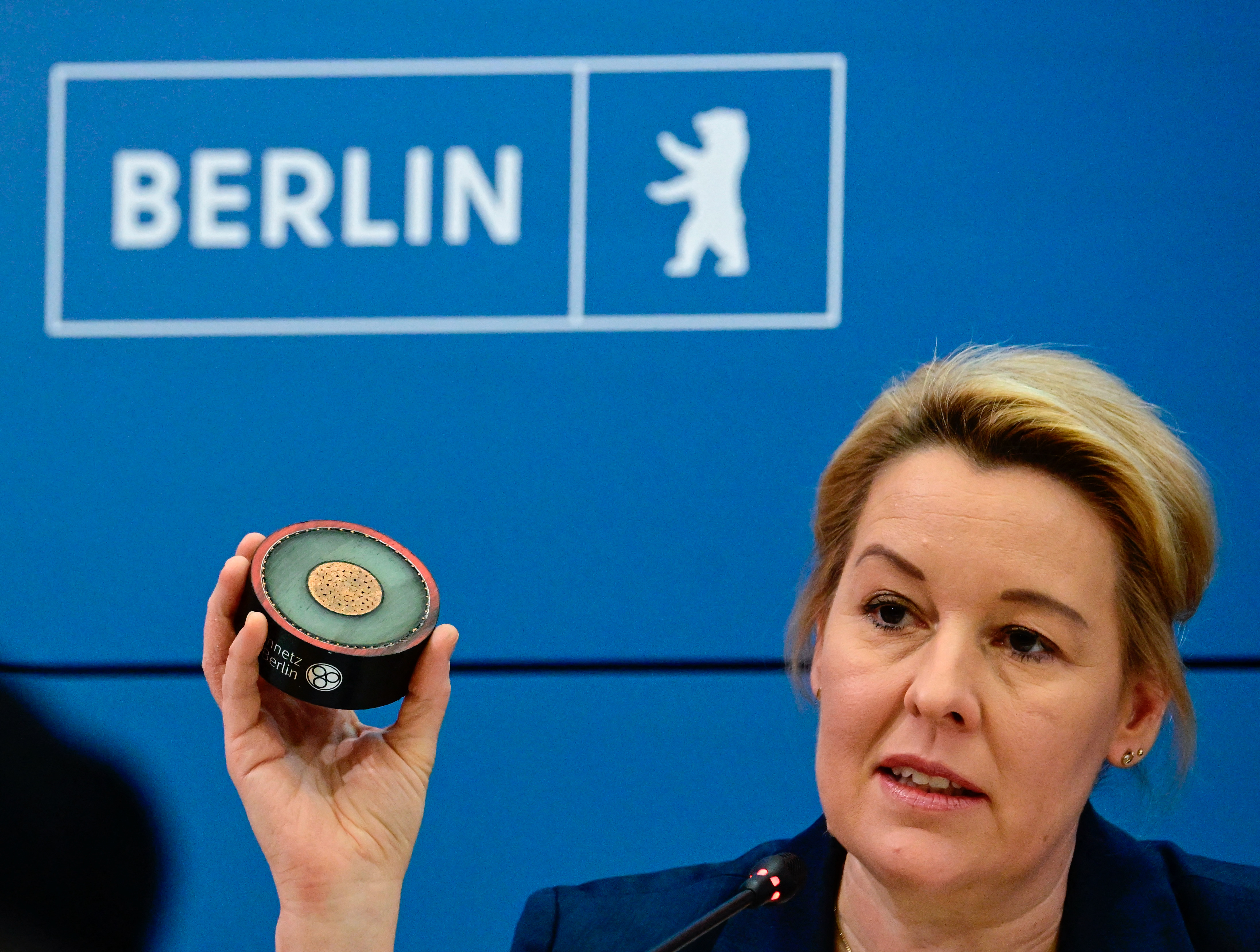 Brandanschlag wie bei Tesla: 45.000 Berliner Haushalte ohne Strom